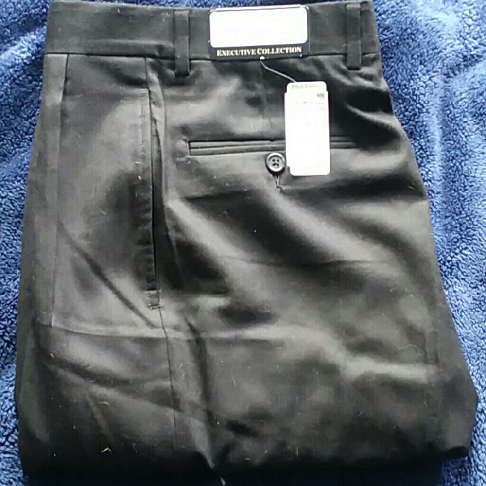 NWT Jos. A. Bank Dress Pants. Size 32 Reg